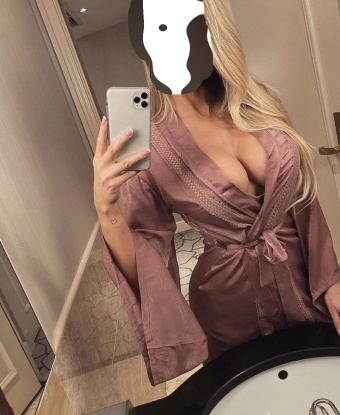 У меня есть все, чтобы сделать твои фантазии реальностью 😏💋 Со мной ты познаешь истинное удовольствие и наслаждение. Мои услуги широки - от классического секса до экспериментов, которые заставят тебя захотеть еще. Мои отзывы говорят за себя - я знаю, как удовлетворить мужчину до последней капли. Уверен, что мои фото подтверждают мою красоту и сексуальность. Позвони мне и ты попадешь в раю 🔥💦🔞 Александра